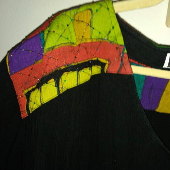 Glamour and flattering comfort - Picture 2 of 4